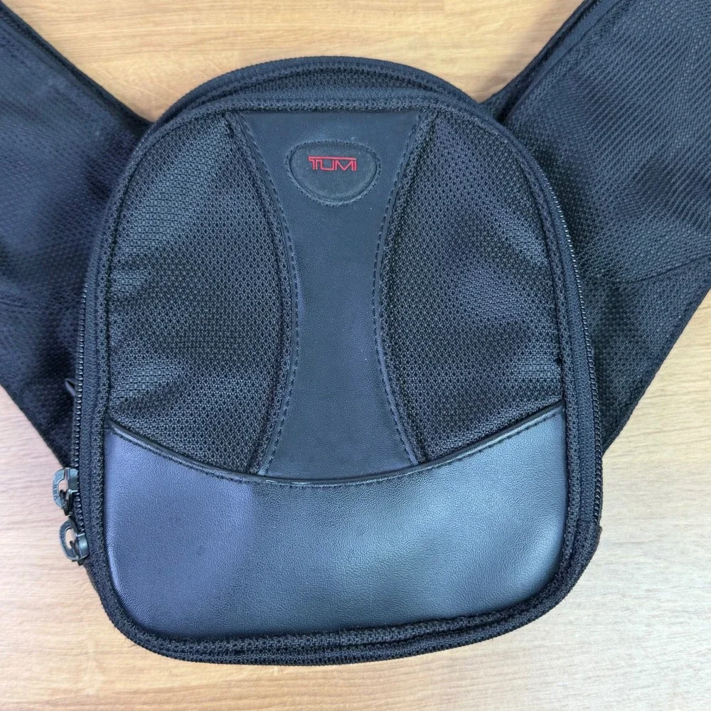 Tumi T2 Ballistic Nylon Sling‎ Crossbody